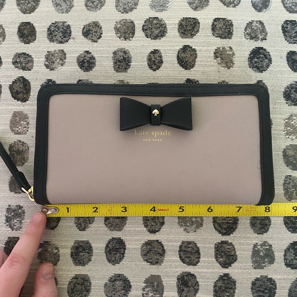 Kate spade two-tone large wallet with bow